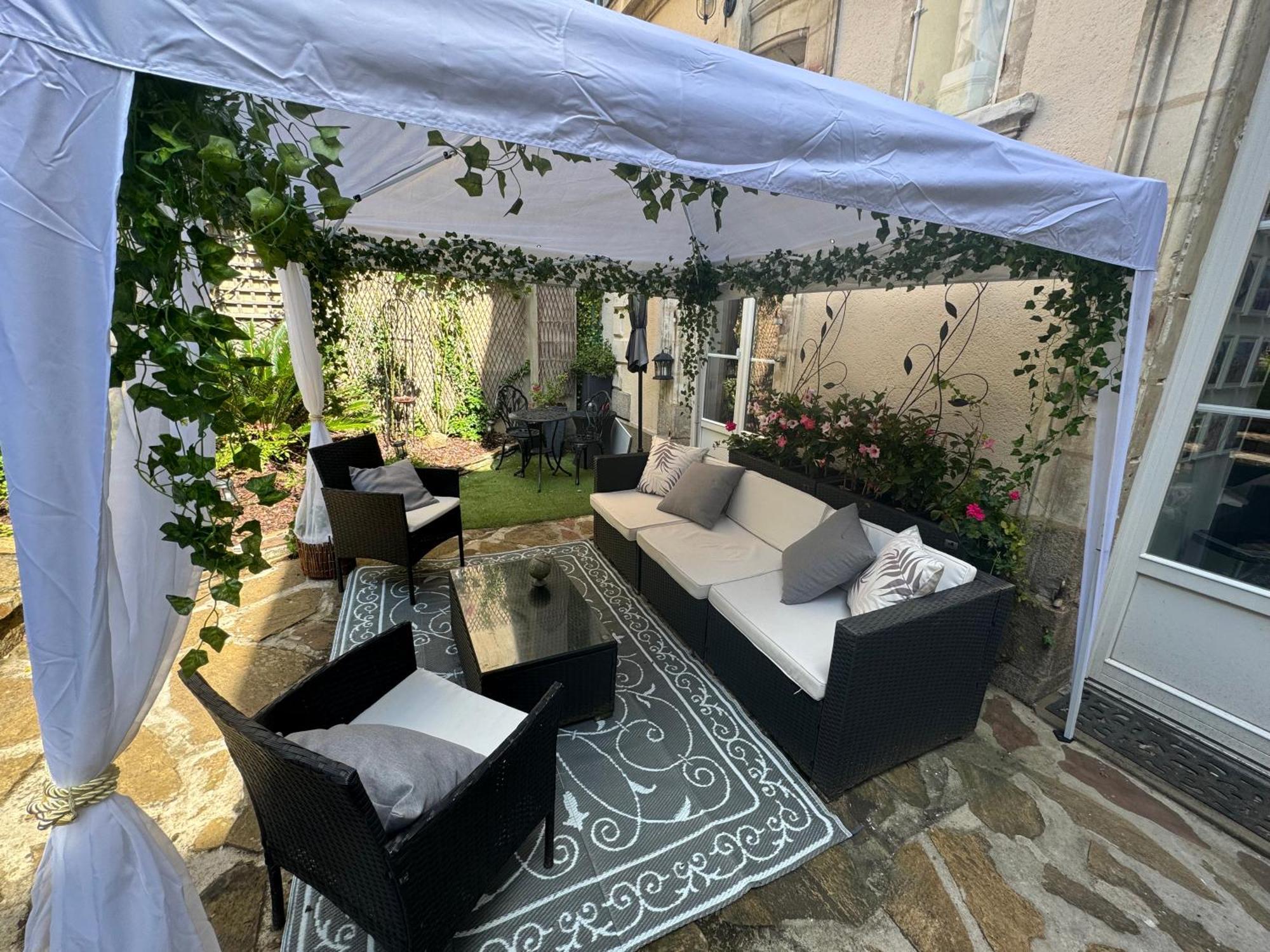 Duplex Au 2Eme Et De Notre Maison -Acces Au Jardin-Smart Tv-Streaming-Wifi Le Mans Buitenkant foto